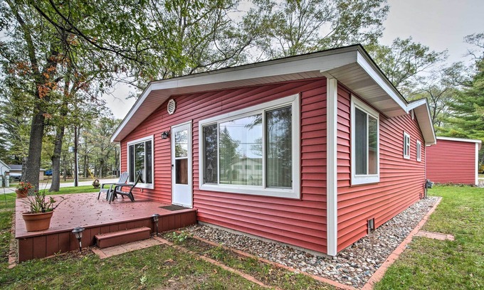 National City Cottage | National City Cottage w/Patio, Steps to Lake!