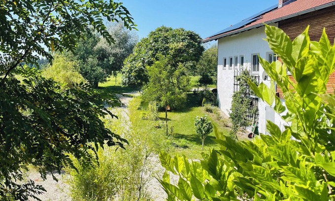 Tittmoning Apartment | Natur-retreat am Leitgeringer See bei Tittmoning