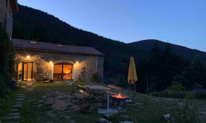 Saint-Julien-Vocance House | Nature,bain Nordique, Salle de Jeux et Sauna