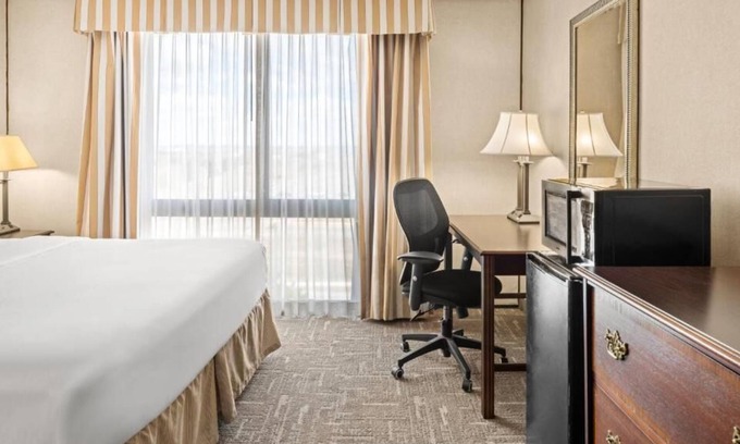 Billings House | Nature Escape! 4 Great Units, Free Breakfast, Minutes to Rimrocks