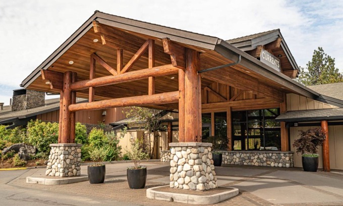 Orchard District Apartment | Nature Experience | 1King w/Riverview + ADA rated
