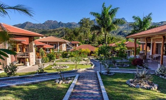 Nabon Cabin | Nature-Inspired Escape | Pool, Spa, & Group-Friendly Haven