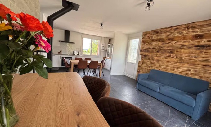 Cosne-Cours-sur-Loire House | Nature & jacuzzi, near Sancerre, Guedelon, Lac de Bourdon, St Fargeau, Pouilly