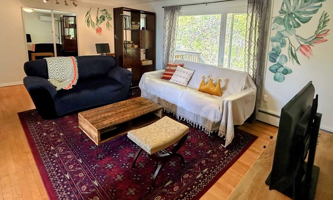 Vanier Apartment | Nature Living 5 minutes from Downtown