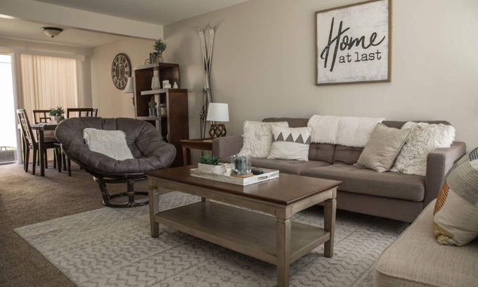 Millcreek House | Nature lovers enjoy mountains & cozy home retreat