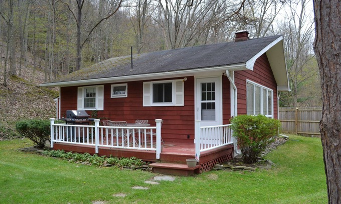 Naples Cottage | Nature Lovers Getaway Nestled In The Hills Of The Finger Lakes Region.