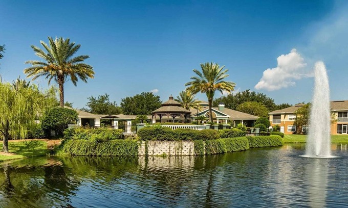Southside Condo | Nature Retreat: Your Gateway to Tranquility in Jax, 1mi to St Johns Town Center