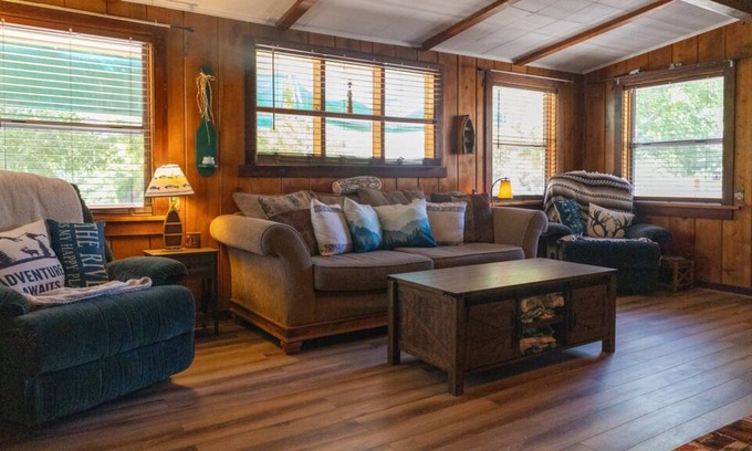 Sequoia National Forest Cabin | Nature's Bounty Cabin: Explore, Relax, Reconnect