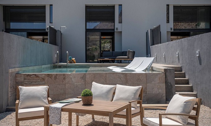 Patsianos House | Nature's Den four Luxury Suites package