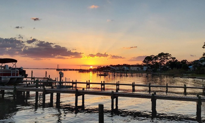 Mary Esther Cottage | Nature's Nest on Santa Rosa Sound - Close to Navarre, beaches and attractions!