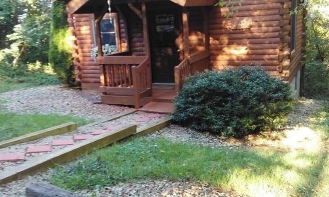 Hillsboro Cabin | Nature's Nook Cabin