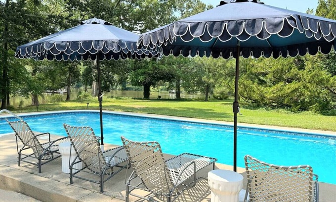 Unionville House | Nature`s Rest - Waterfront Serenity with Private Pool