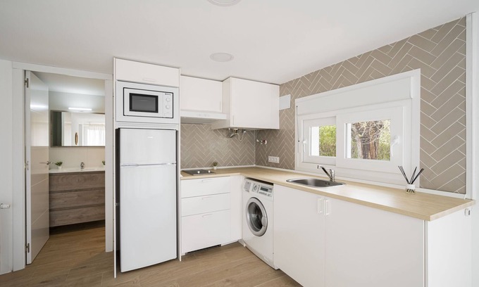 Villar del Olmo Apartment | Nature Studio near Spain's Prettiest Town, Newly Renovated, Bright, All Comforts