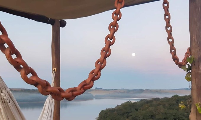Carrancas Cottage | Nature with Gazebo+ 3 suites+ gourmet kitchen with barbecue.