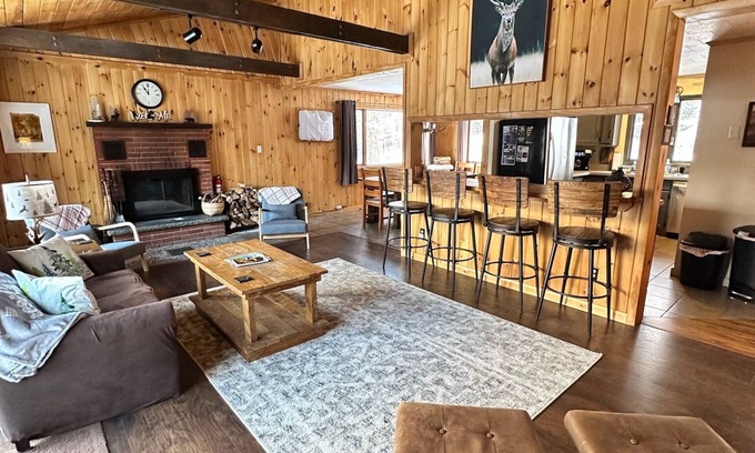 Wilmington House | Nature’s Nest located in the heart of Wilmington, 5 minutes from Whiteface Mt.!