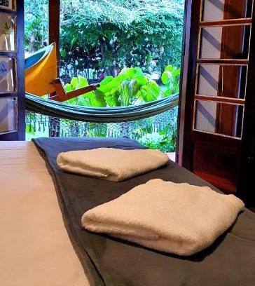 Praia Deserta House | Natureza a 100m da Praia, 4 suítes, amplo jardim