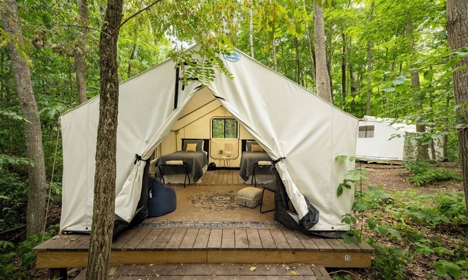 Watkins Glen Other | Naturluxe & Stars