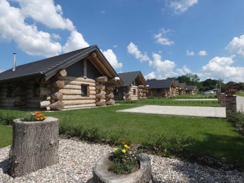 Gross Nemerow Ski Chalet | Naturstammhaus Tollensesee