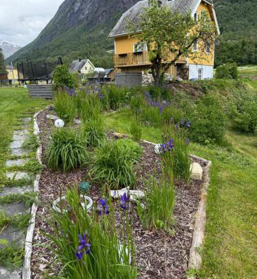 Olden House | Naustvoll