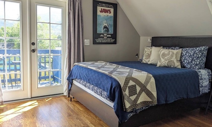 Colorado Springs Apartment | Nautical Nook at Captain's Cove, Located in the heart of Old Colorado City