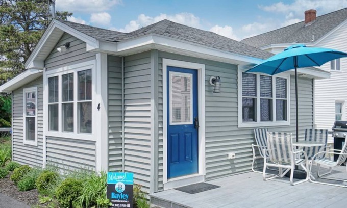 Ocean Park Cottage | Nautical View by Bayley Vacation Rentals
