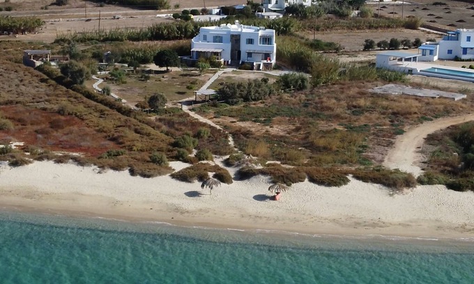 Maragas House | Naxos beach house, one minute away from the beach!