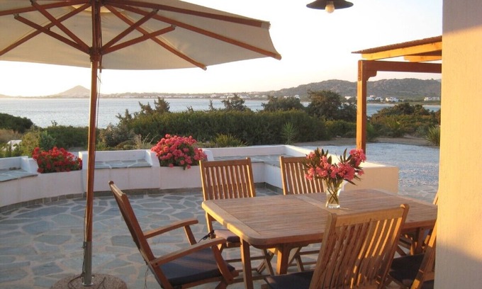Maragas Villa | Naxos Beachvilla, a dreamhouse, 60m to sandy beach, big garden, top location