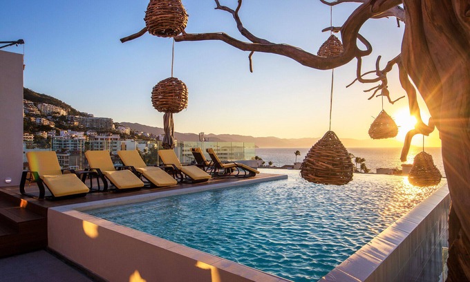 Romantic Zone Condo | Nayri Life & Spa 4034 APT just one block on the beach in Romantic zone PV