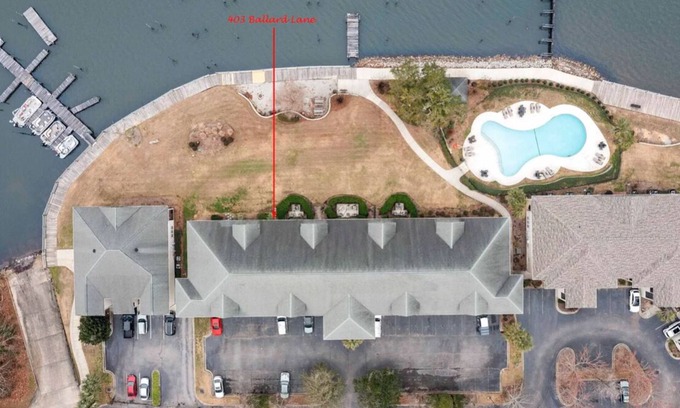 Santee Condo | nBeautiful, ground level 3-bedroom condo with pool on scenic Lake Marion