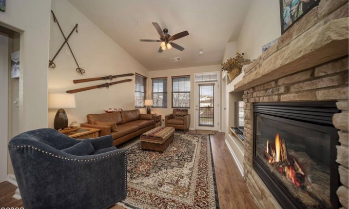 Silvercreek Condo | nCozy Fall Retreat, Granby Ranch Condo with Fireplace & Views
