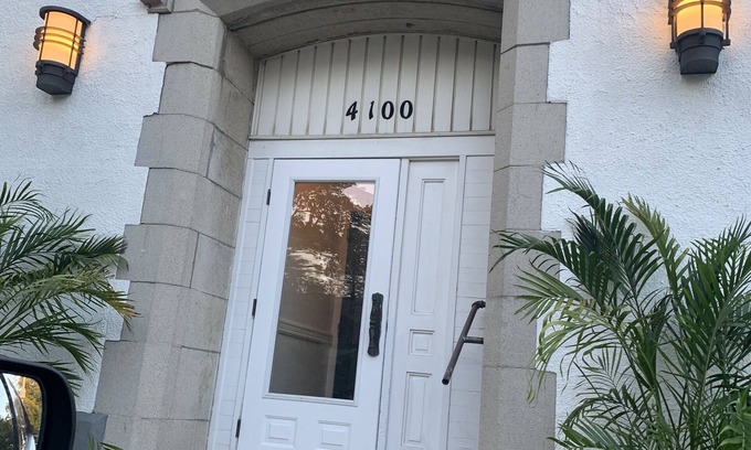 Crystal Beach Apartment | nCrystal Beach - La Boheme Circa 1925 Beachfront Suites