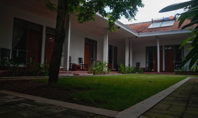 Central Yogyakarta Bed & Breakfast | Ndalem Mantrigawen