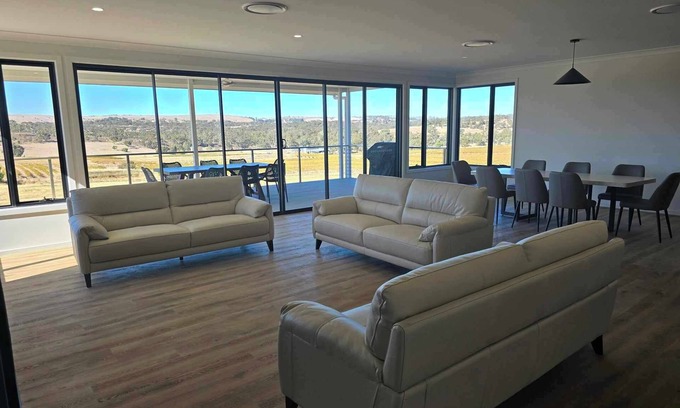 Emu Flat Villa | Neagles Retreat Villa 7 - 1 bedroom plus a sofa bed