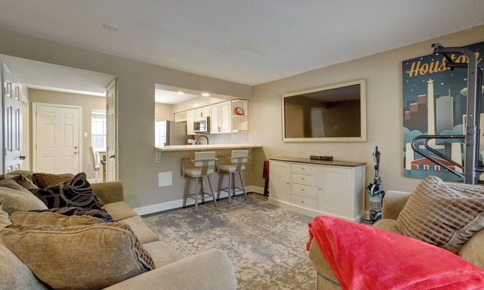 Humble Condo | Near Airport & Interstate: Houston Area Townhome