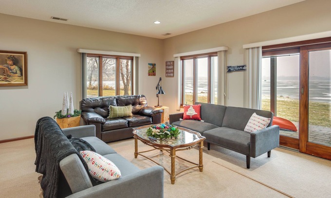 Wright County House | Near All-Season Trails: Howard Lake Home w/Dock!