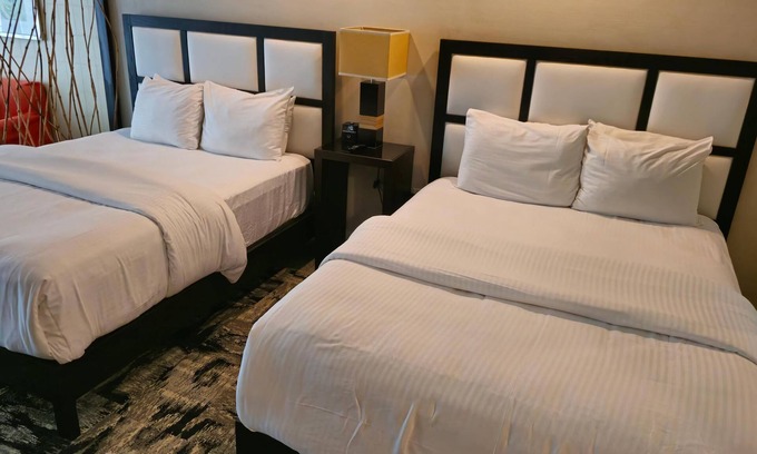 Doral Condo | Near Bayfront Park, King Studio with Kitchen