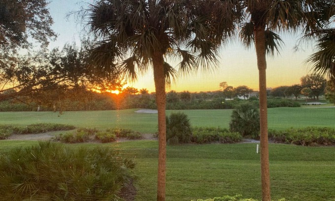 Bonita Springs Condo | Near Beaches, shopping and restaurants