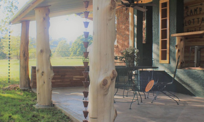Omaha House | Near Branson MO, Private and secluded Cabin style 3BR house. WiFi & Smart TV.