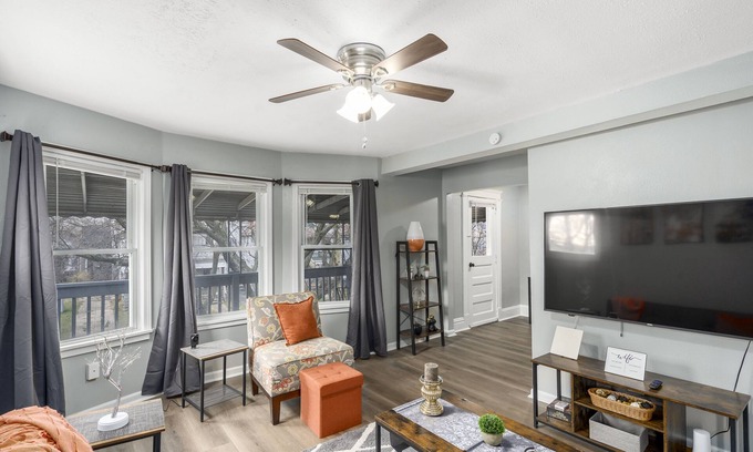 Cleveland House | Near Cleveland Clinic, University Hospital, VA, Case Western, & Little Italy