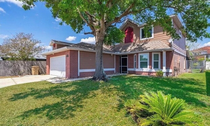 Buena Ventura Lakes House | Near Disney Sleeps up to 14ppl/10 min from Airport