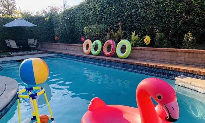 Fullerton House | Near Disneyland: Splash-tastic Family Vacation! 🏊‍♂️