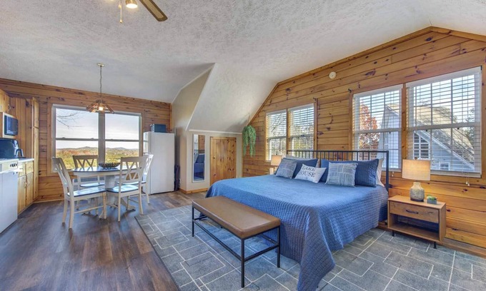 Sevierville Apartment | Near Douglas Lake: ‘Mountain Jewel’ Haven w/Views