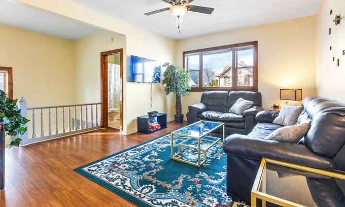 Bloomington Apartment | Near Downtown Bloomington Full Apartment