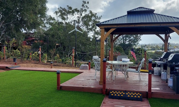 Ridgeview - Webster House | Near downtown. Building with AC and WiFi in cool San Diego