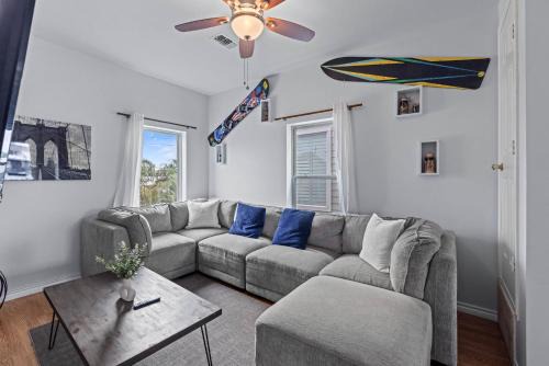 Greater Heights Apartment | Near Downtown Heights Apt Yard Terrace Wifi Desk