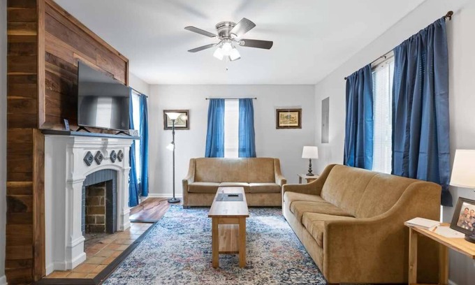 Chattanooga House | Near Downtown, Park & Zoo! Trendy Ridgeland Tudor
