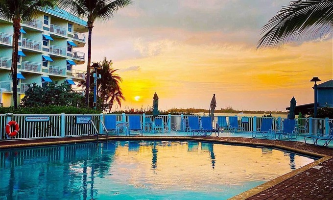 Historic Seaport Condo | Near Duval - Tiki Bar - Private Beach - 2BR Condo - Old Town Key West - Sleeps 6