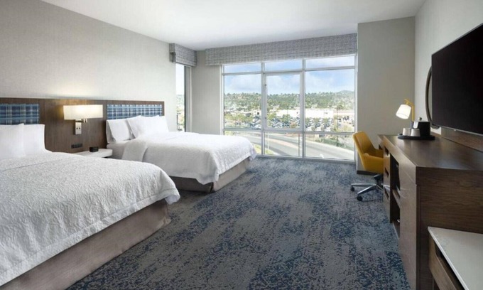 El Cajon House | NEAR EL CAJON'S GREAT OUTDOORS AND SHOPS