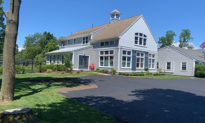 Teaticket House | Near Falmouth Heights Beach. Great for large groups! Create Cape Cod memories !