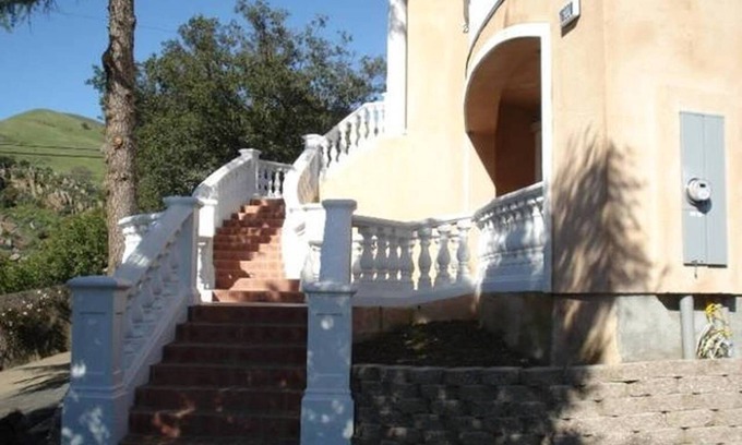 East Foothills Apartment | Near Fame Alum Rock Hike Trails Guest Suite